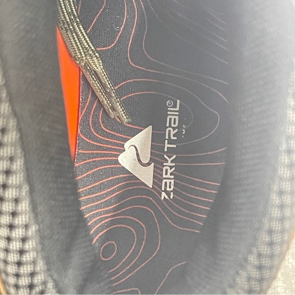 Ozark Trail size 9 Brown and Black Hiking Boots - Picture 6 of 7